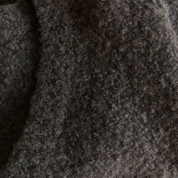 ARITZIA SWEATER - Picture 3 of 3